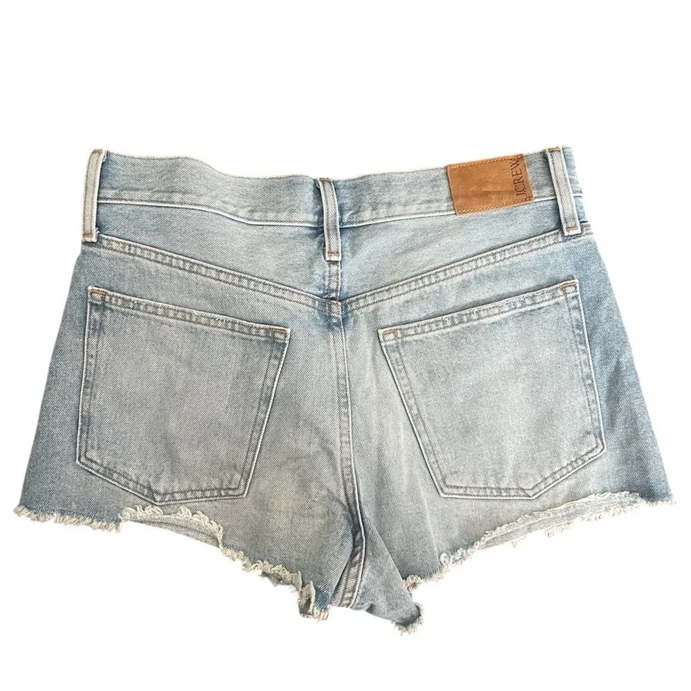 J.CREW relaxed fit light wash raw redressed hemline cotton short size 26 - Picture 2 of 4
